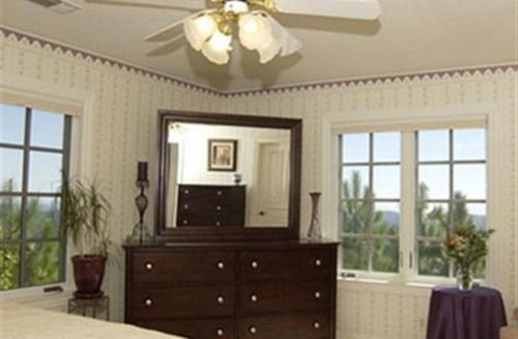 Sierra Sun Cloud Inn - Colfax (Adults Only) Luaran gambar